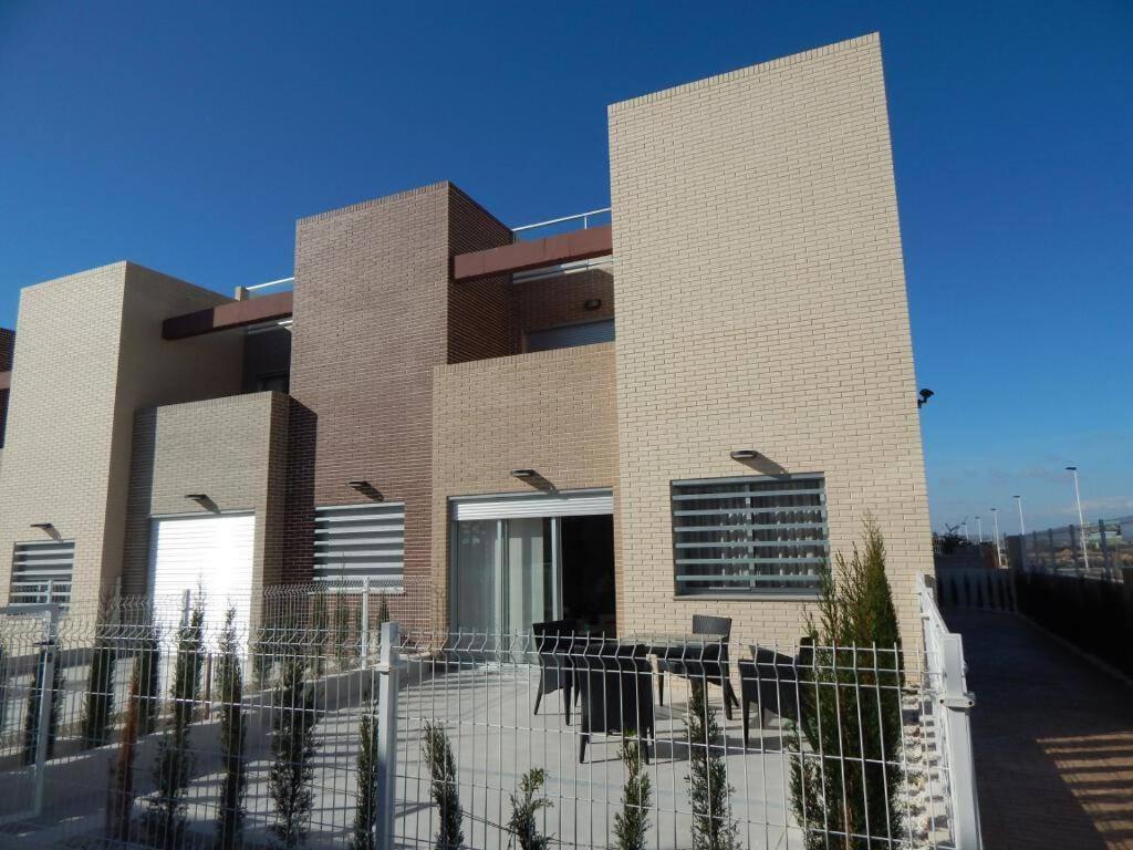 Апартаменты Vivienda Aguas Nuevas Familiar & Deportivo Торевьиа Экстерьер фото