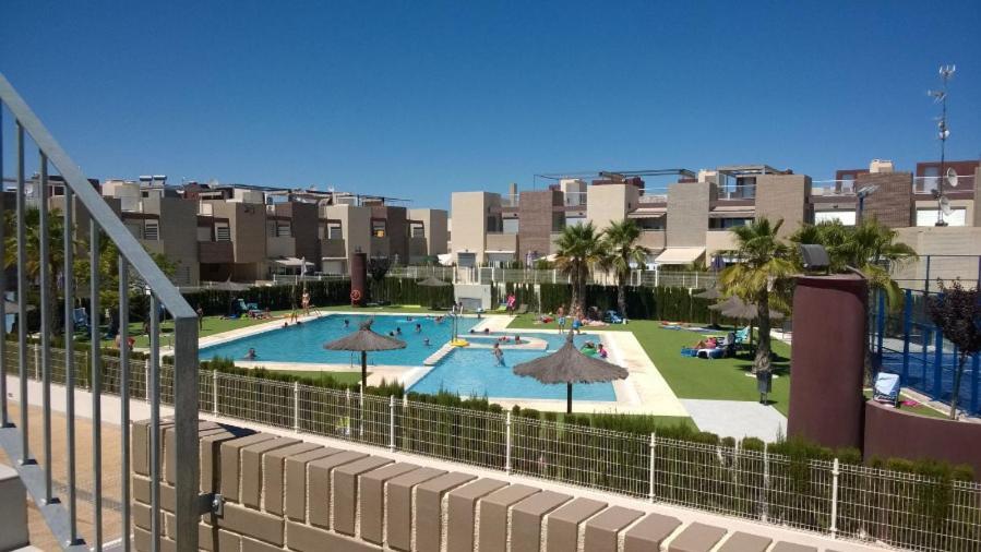 Апартаменты Vivienda Aguas Nuevas Familiar & Deportivo Торевьиа Экстерьер фото